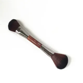 MAKE UP FOR EVER #158 Double-Ended Sculpting Brush Blush and Highlighter 